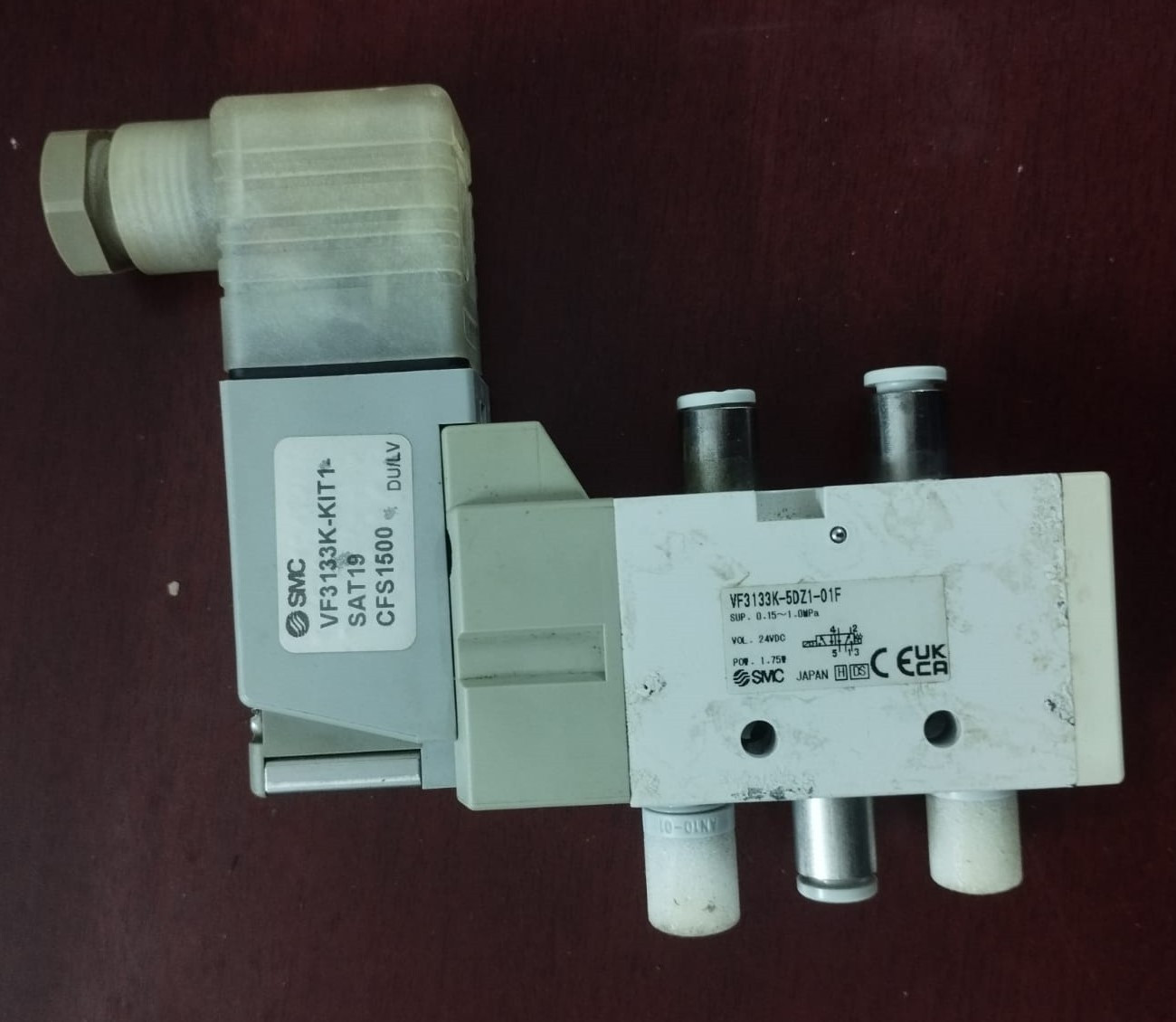 SMC Pneumatic 5-port Solenoid Directional Control Valve VF3133K-KIT1-SAT19-CFS1500