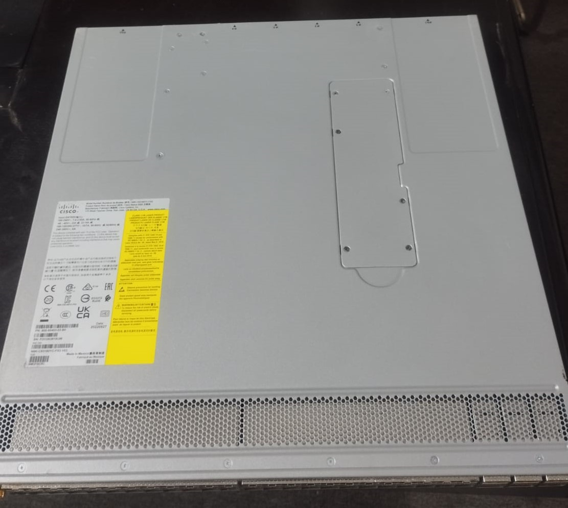 Cisco Nexus 9300 Series Switch N9K-C93180YC-FX3 V03, 800-10403-03 B0, FDO263819UW