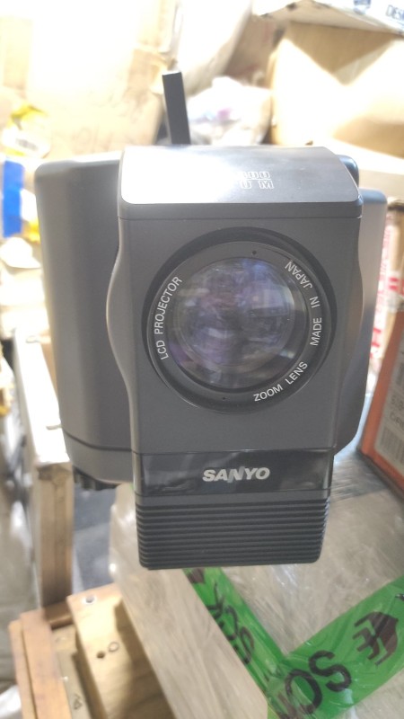 SANYO PLC-250P LCD Projector -2024