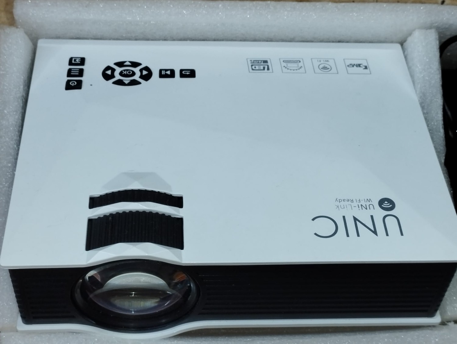 Unic Uni-Link wifi Ready projector | Brand New |