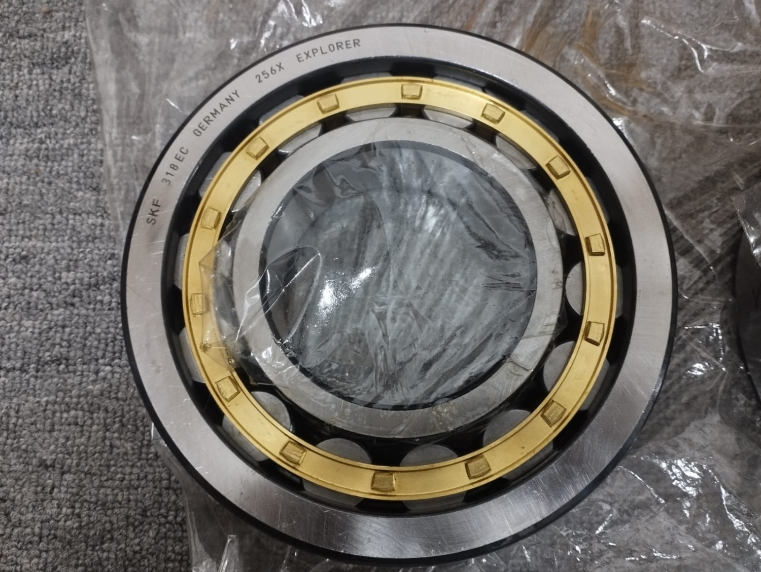 SKF Explorer Cylindrical Roller Bearing NJ318ECM | Brand New |